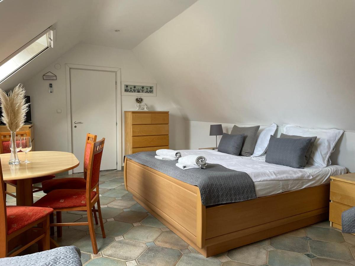 Bed and Breakfast Szentesi Panzió Fertőrákos Esterno foto