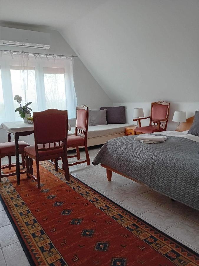 Bed and Breakfast Szentesi Panzió Fertőrákos Esterno foto