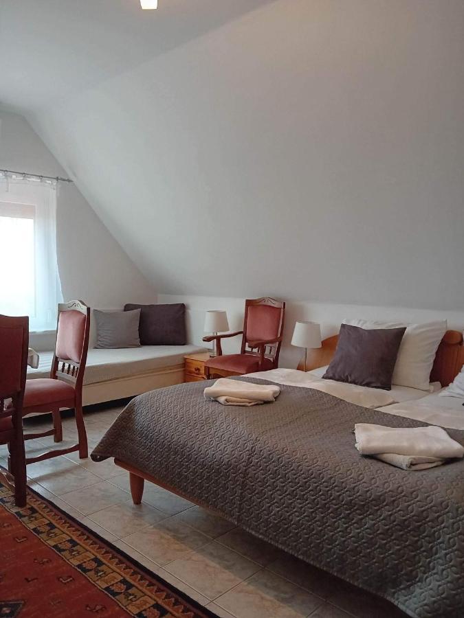 Bed and Breakfast Szentesi Panzió Fertőrákos Esterno foto